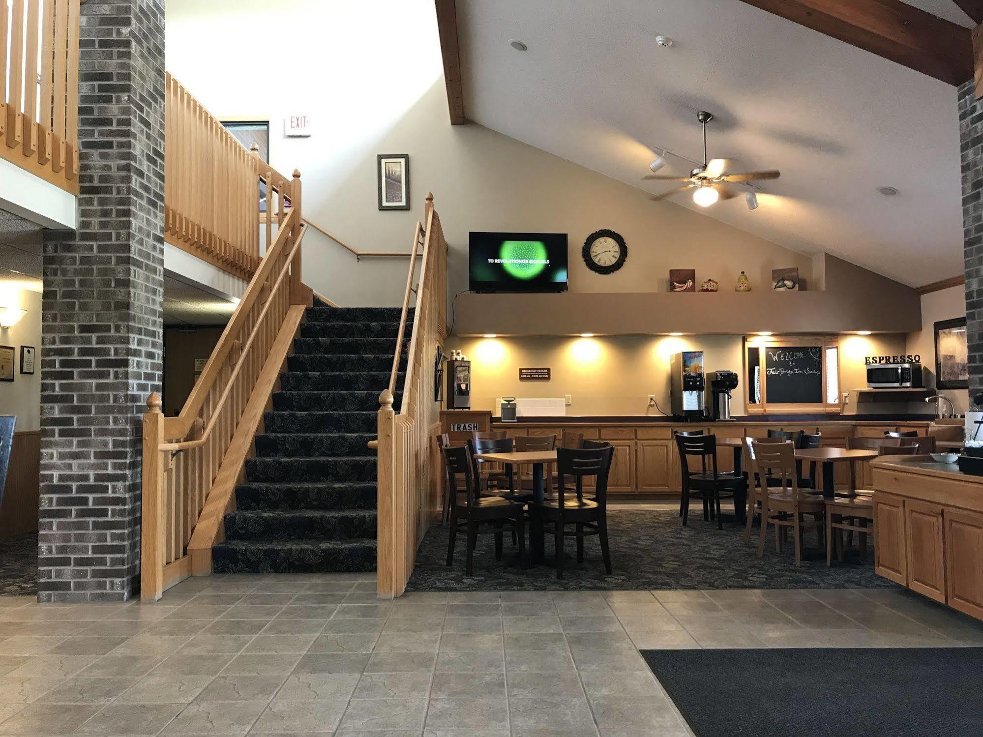 Fairbridge Inn & Suites Thorp Exterior photo