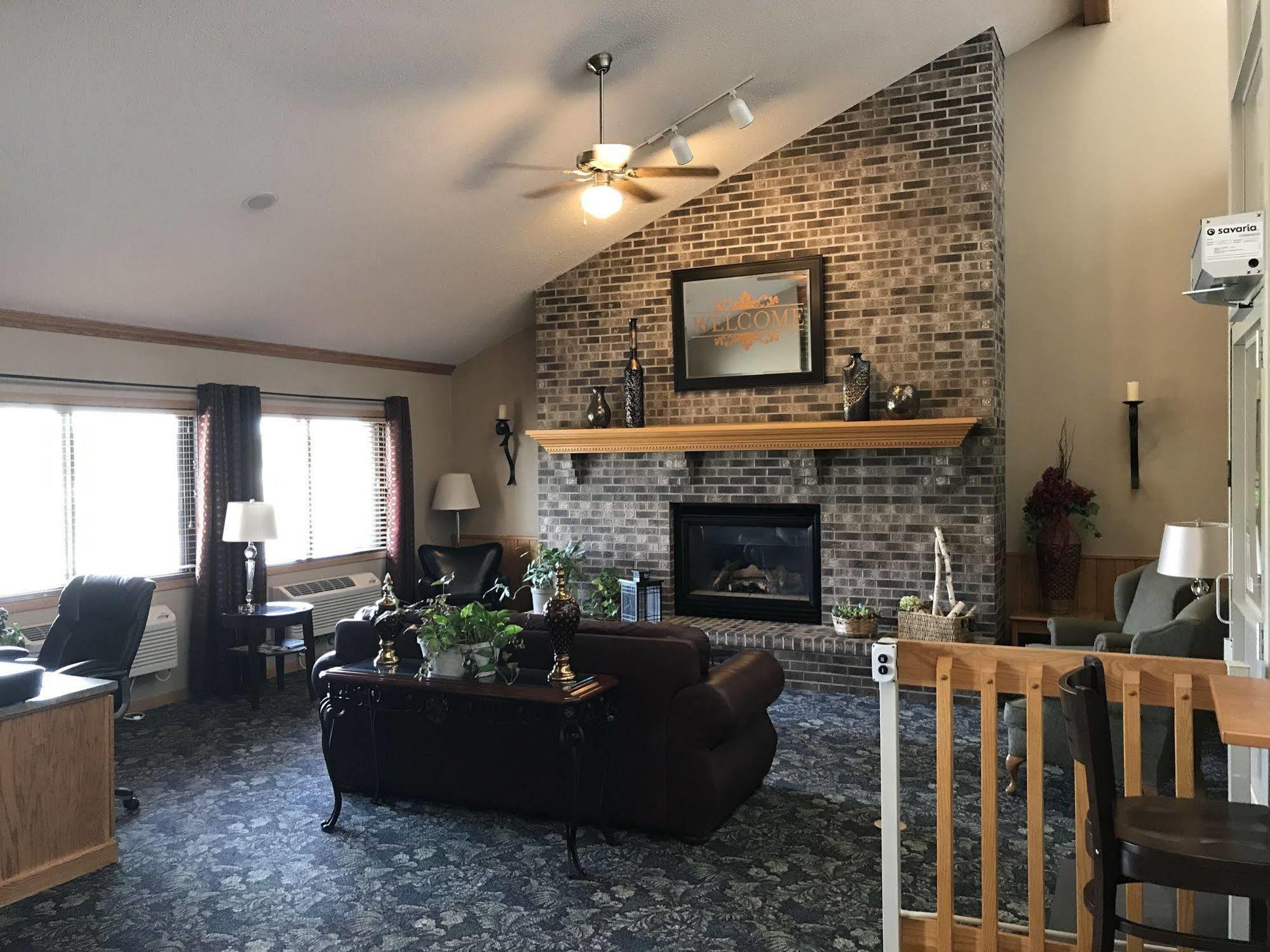 Fairbridge Inn & Suites Thorp Exterior photo